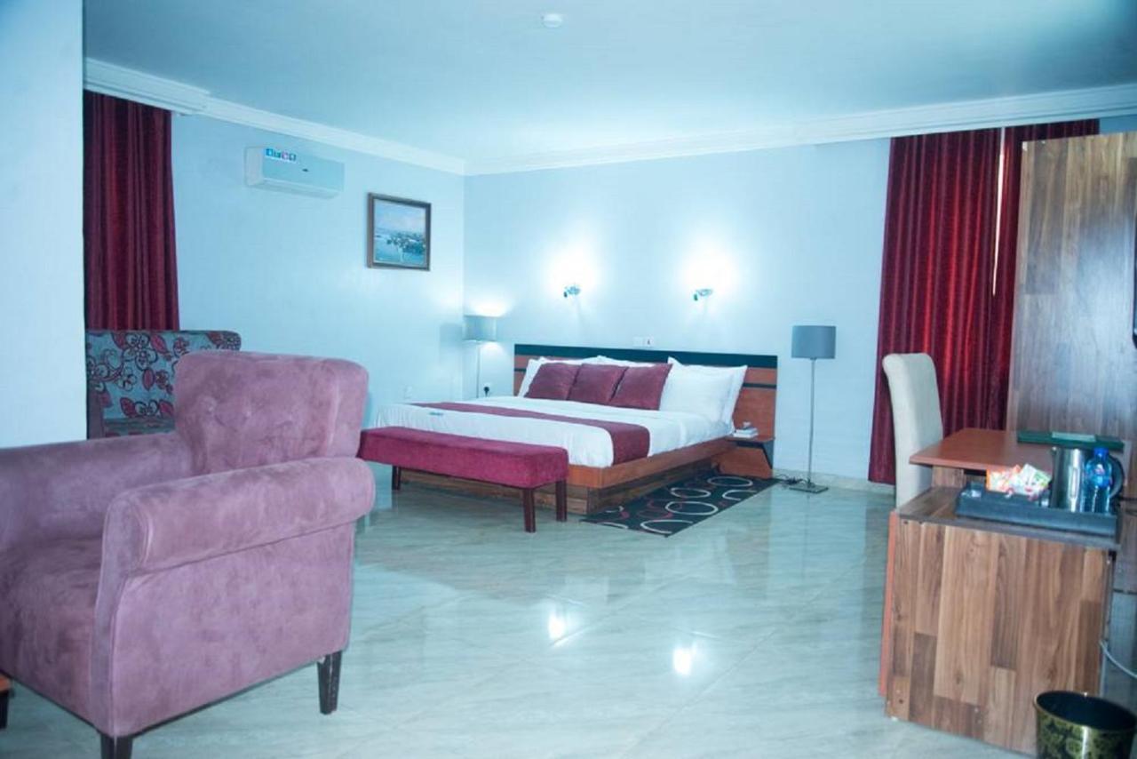 Dannic Hotels Енугу Екстер'єр фото