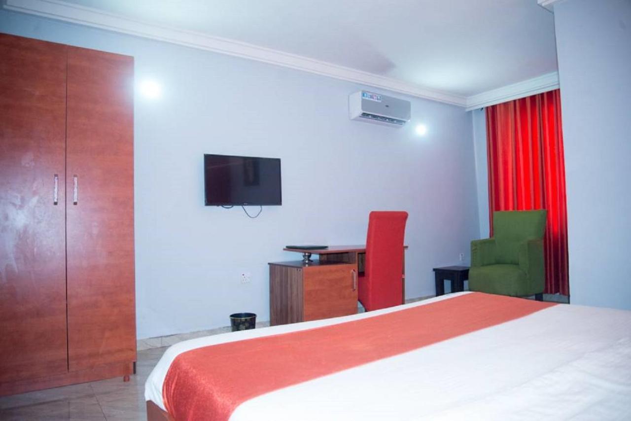 Dannic Hotels Енугу Екстер'єр фото