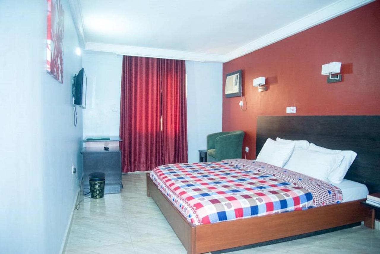 Dannic Hotels Енугу Екстер'єр фото