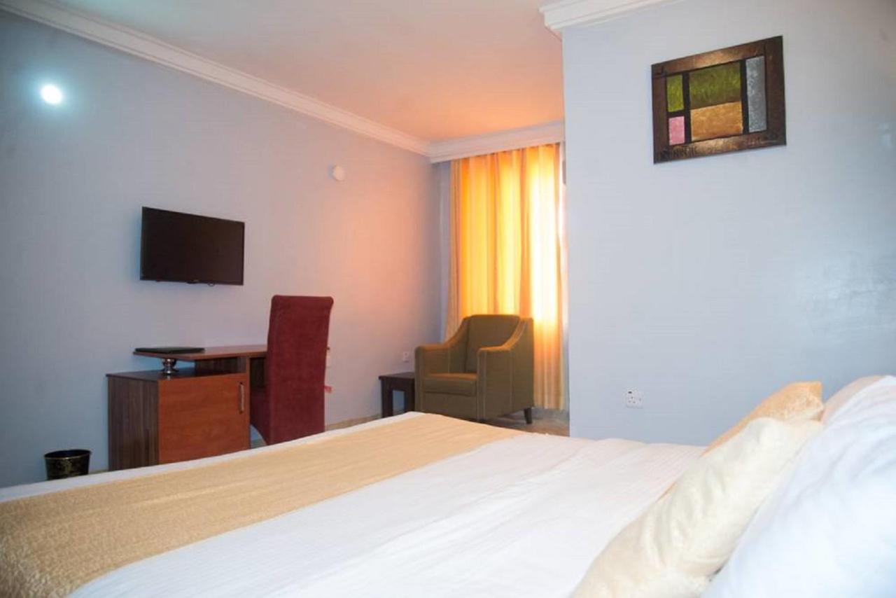 Dannic Hotels Енугу Екстер'єр фото